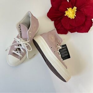 Converse Women’s Suede High Top Chuck Taylor All Star Sneakers Size 8.5 -Reemoly